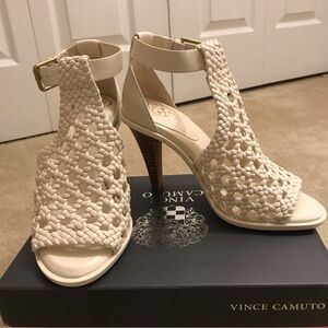 NWT Vince Camuto Frasper Cream Leather Sandals
